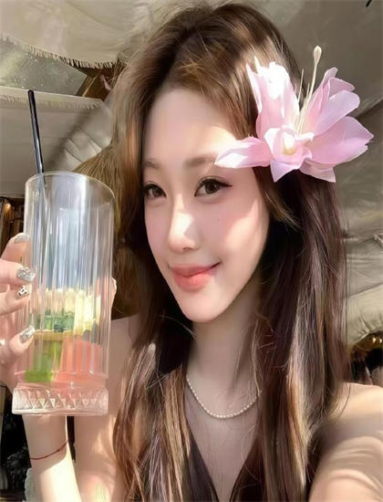 票房黑马：纪录片胜利的法庭式奖项的荣誉获得与行业认可——解析艺术成就的历史地位